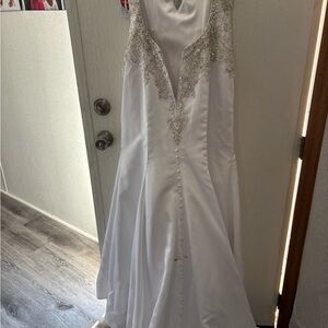 Elegant White Wedding Dress